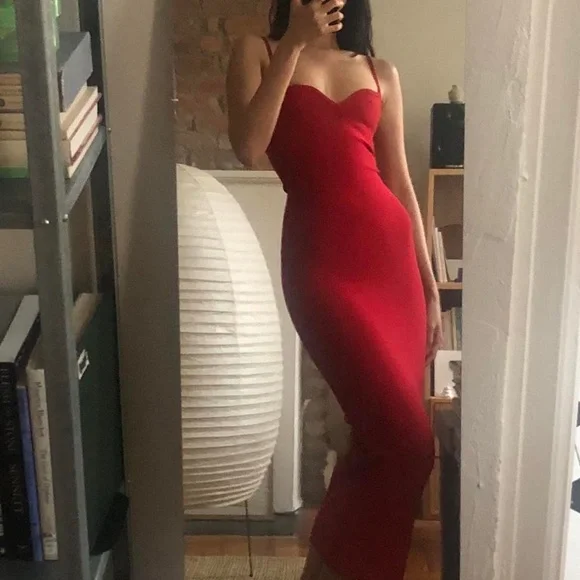 HOUSE OF CB 'Domenica' Red Sweetheart Neckline Bandage Dress - Picture 7 of 12